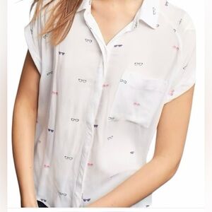 RAILS RARE Whitney in Chase Sunglasses Print Short Sleeve ButtonDown Top Medium